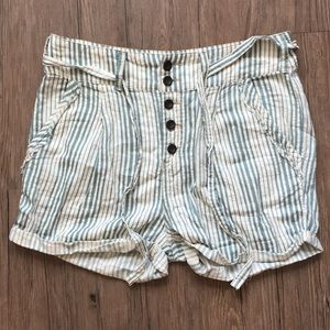 High Rise Lightweight Shorts